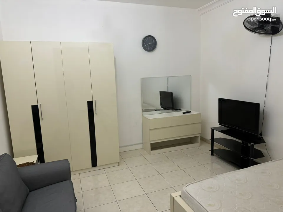 Huge, spacious room in very clean Apartment and peaceful atmosphere