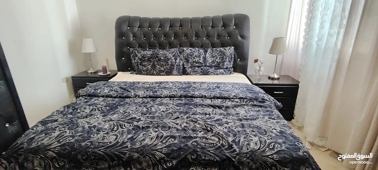 غرفة نوم كاملة لون اسود king size تفصيل خشب لاتيه 18