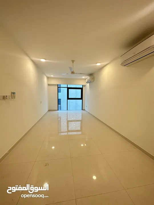 شقة مميزة بالقرب من الموج للإجار  Flat for rent  In good location close from Almooj سكني تجاري