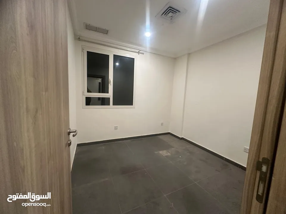 لللايجار عمارة بالسالمية44 شقة - For rent, a building in Salmiya consisting of 44 apartments -