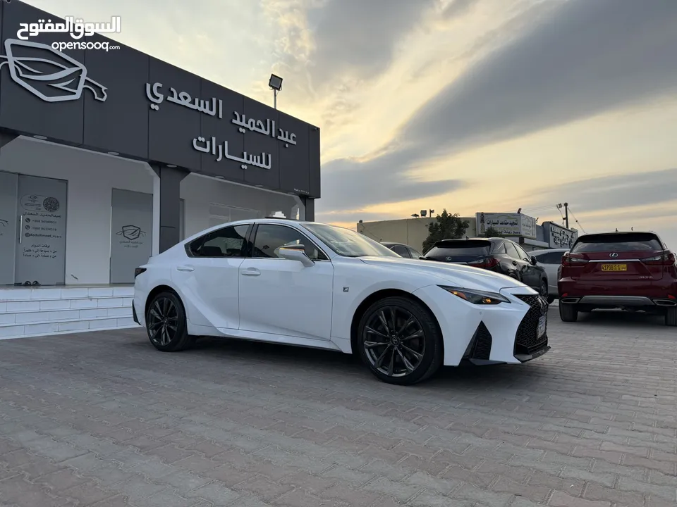 لكزس is 350 F Sport  2023