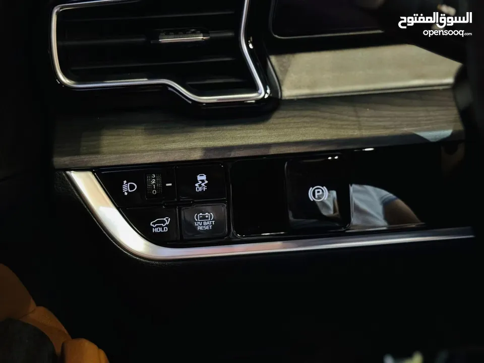 كيا سبورتاج هايبرد 2023 - فل كامل مع بانوراما - غرفة مميزه - عداد قليل اصلي - إمكانية التقسيط.