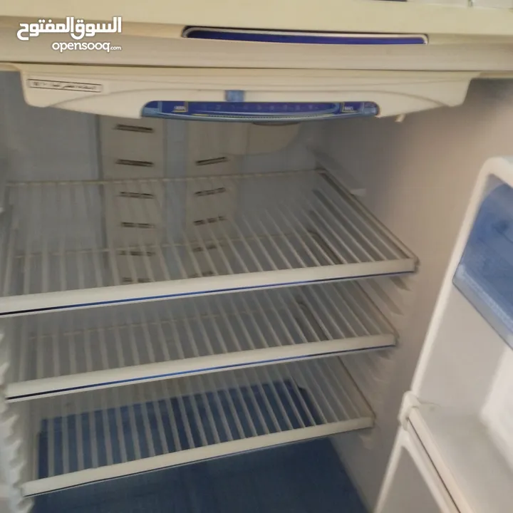 ثلاجة نوع فيدرال 250/300 لتر