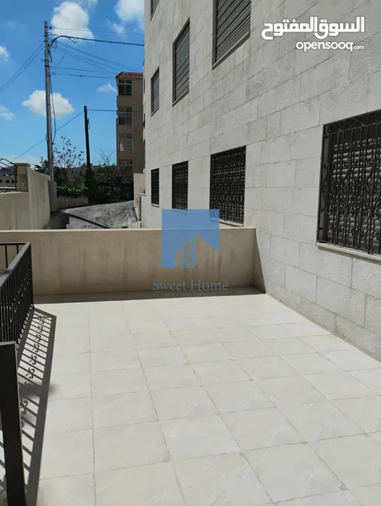 شقة فاخرة للبيع في الجاردنز  - خلف الدستور 155م مع ترسات 150م تشطيب سوبر ديلوكس لم تسكن