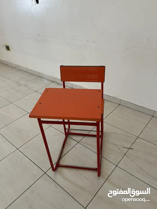 مقاعد مدرسية مستعملة للبيع