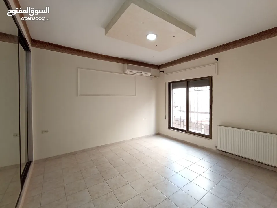شقة غير مفروشة للإيجار 200م2 ( Property 18990 )-175072800