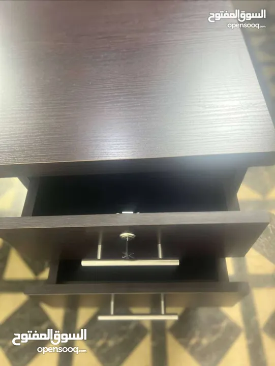 للتميز عنوان تميز بمكتب للدراسة و العمل بخشب لامينت مكفول فخم جدا بالشكل و الحجم مقاس