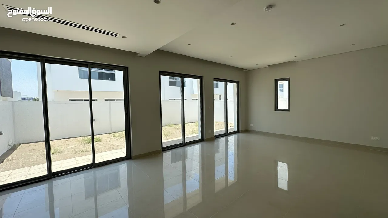 Property for sale in Ghadeer Park Villa (Muscat) / Недвижимость. Оман