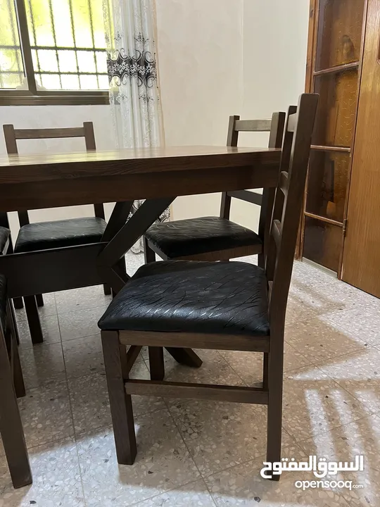 طاولة سفرة بحالة ممتازة للبيع