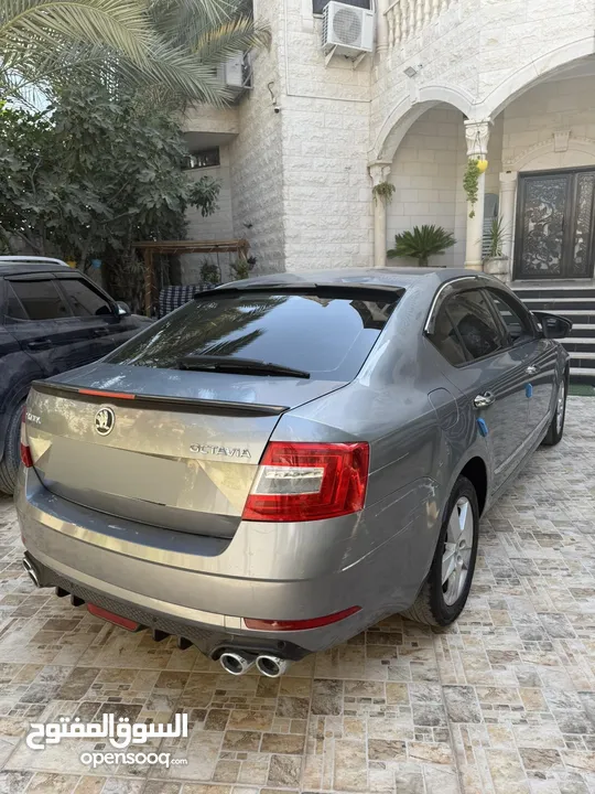 سكودا اوكتافيا 2013 جير عادي ترخيص وتامين شامل اضافات فل فحص بالورقة جديدة كلياً