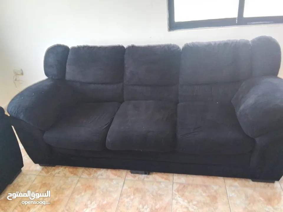 طقم كنب دب امريكي الحجم جومبو الكبير للاستفسار الرجاء التواصل على الرقم