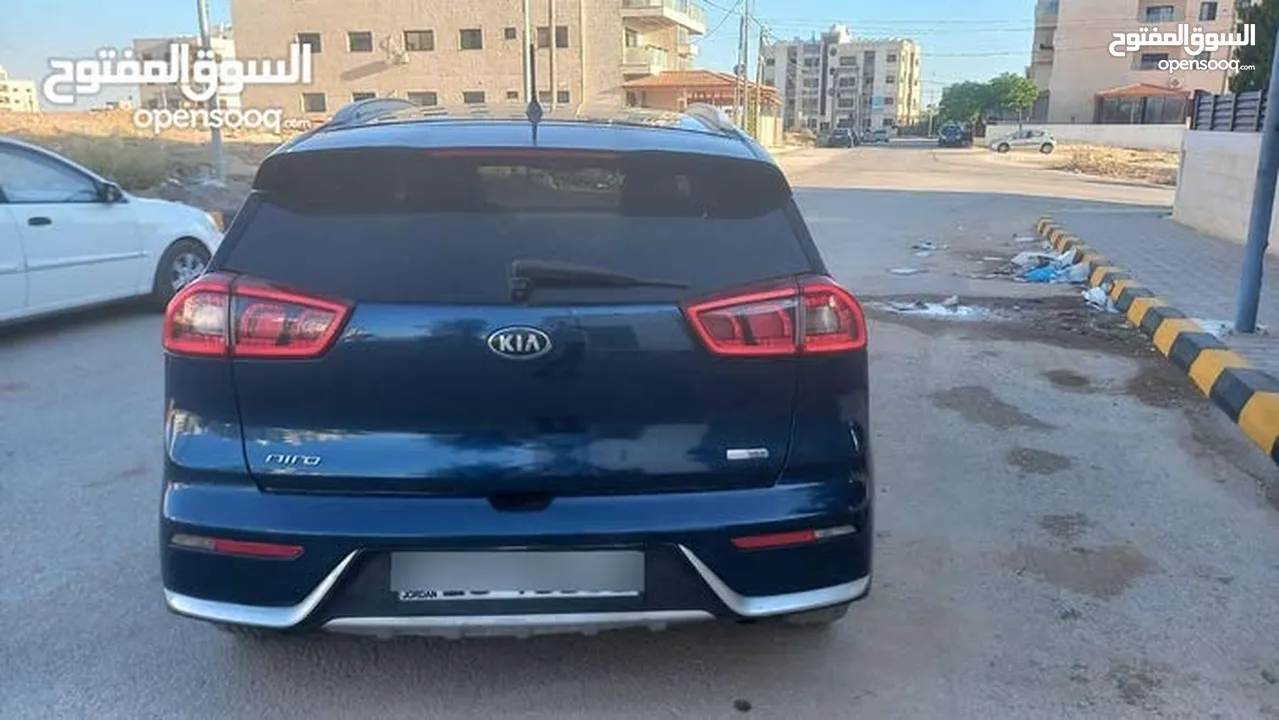 كيا نيرو لون كحلي فحص 2 جيد بسعر مغري قابل للبدل