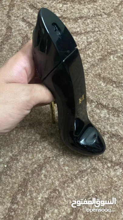 نشتري جميع انواع العطور الأصلية الفارغه بأفضل الأسعار اهم شي تكون اصليه