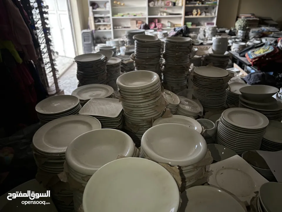 يوجد كميه صحون ، البيع جمله او مفرق
