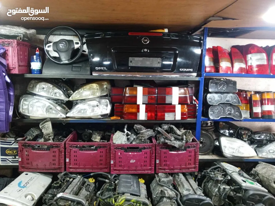 محلات سائر قرقش لبيع قطع الغيار الاوبل و يوجد قسم ميكانيك جديد ومستعمل قطع بدي وقطع ميكانيك