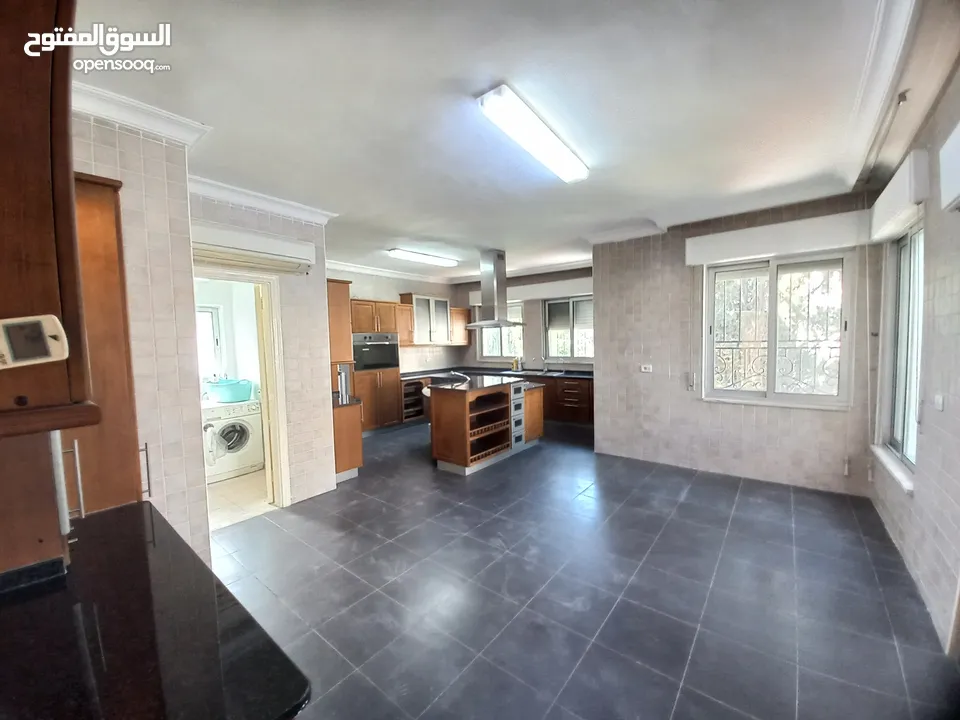 شقة غير مفروشة للإيجار 400م2 ( Property 19553 )-174847773