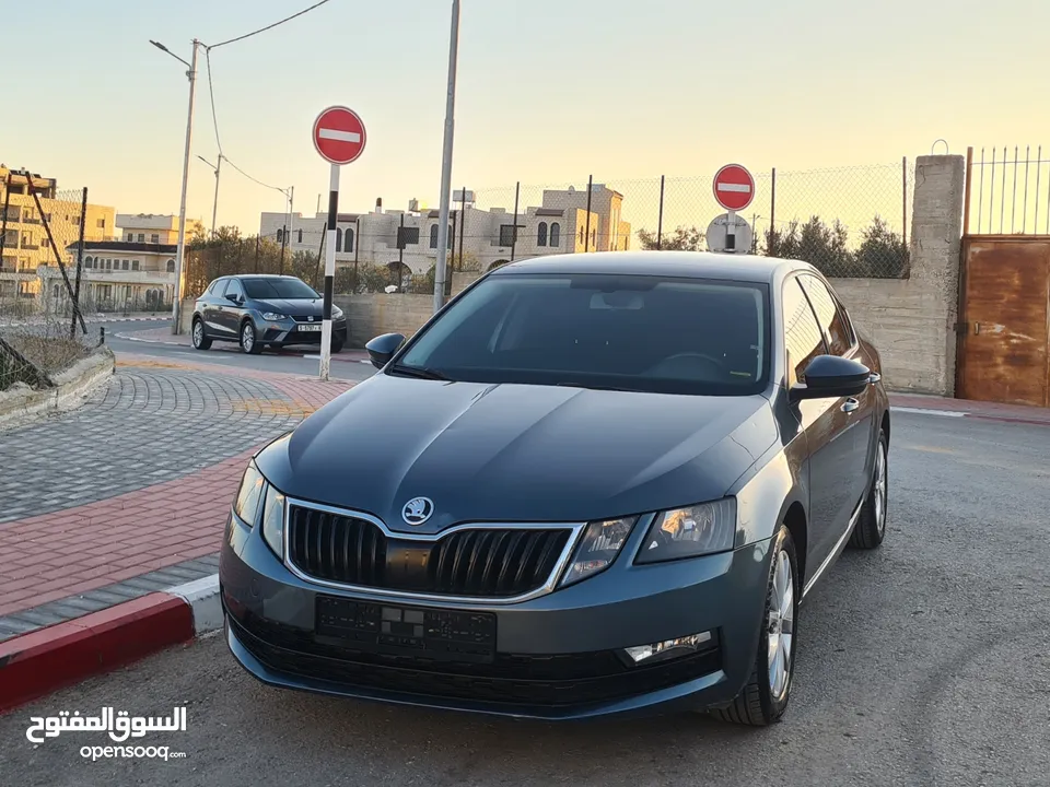 سكودا أوكتافيا موديل 2019 ديزل بقوة 2000 / جير أوتوماتيك  يد أولى 01 / عداد قليل حقيقي