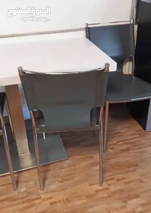 طاوله مطبخ و اربع كراسي  ثقيله ضد الساخن مع قاعده ستانلس