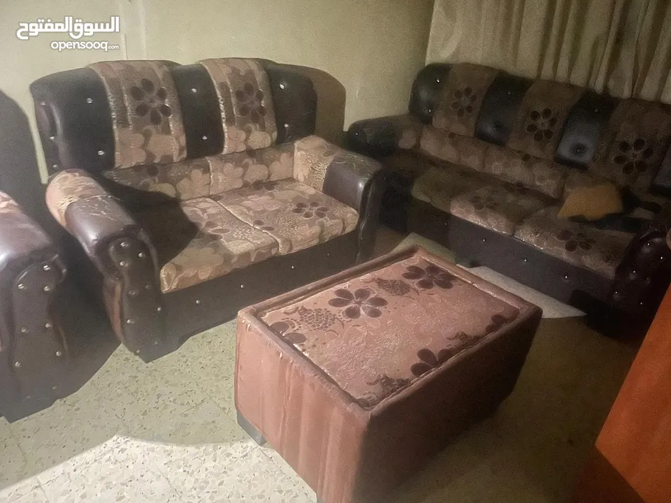 طقم كنب 9 مقاعد مع طاولة