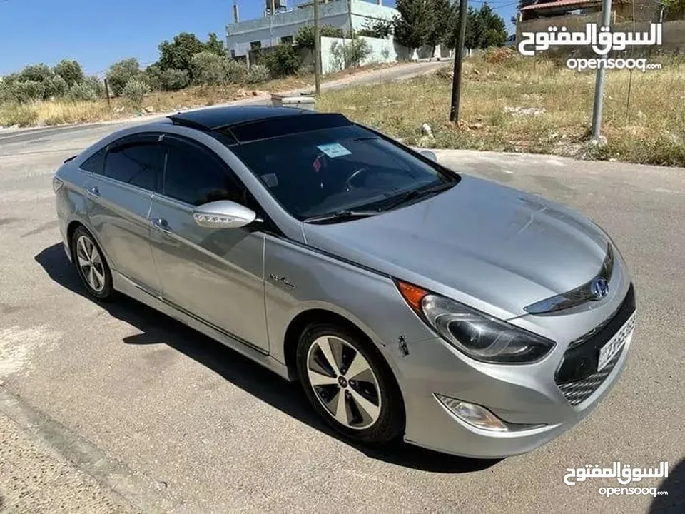 هونداي سوناتا هايبرد للإيجار الشهري