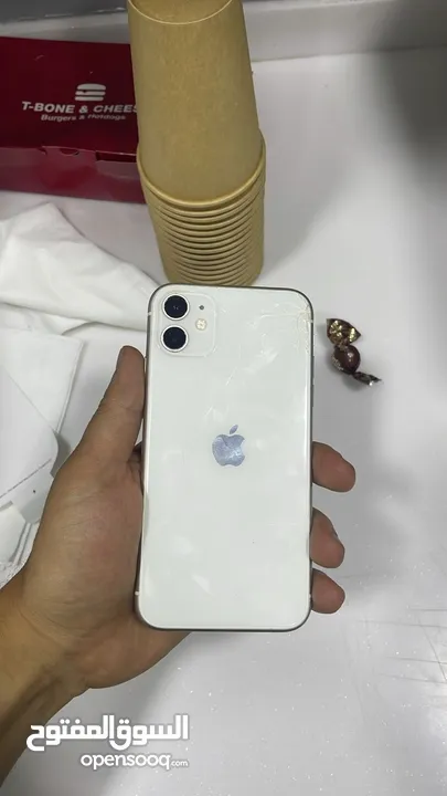 iPhone 11  128gb 90bh  مخزن مكسور باك ما باثر مش مفتوح ولا مغير في اشي