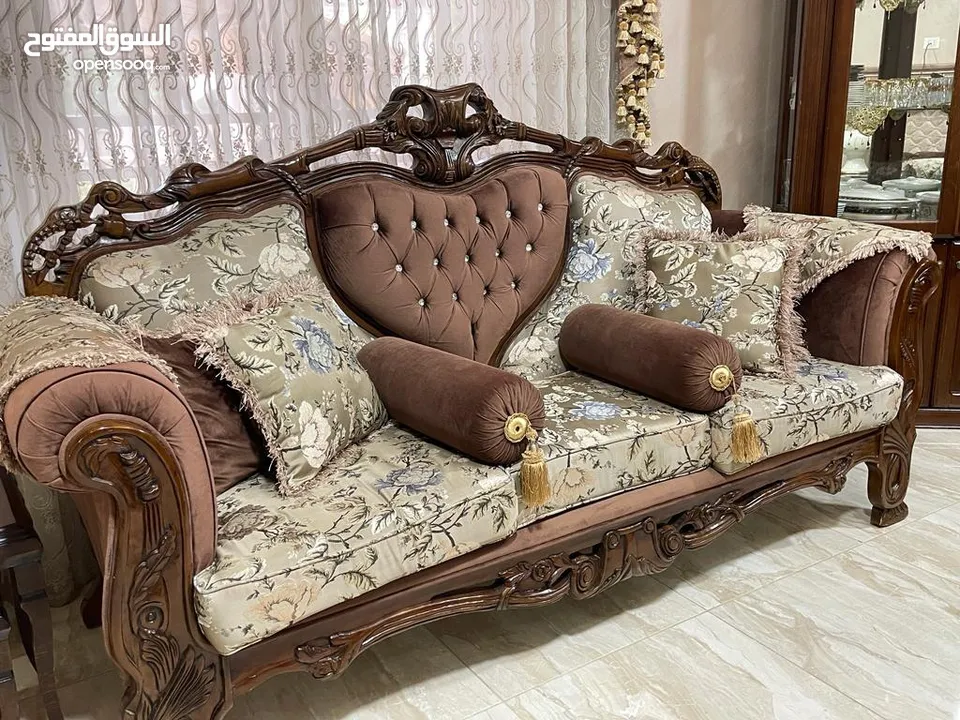 طقم كنب 7 مقاعد شبه جديد