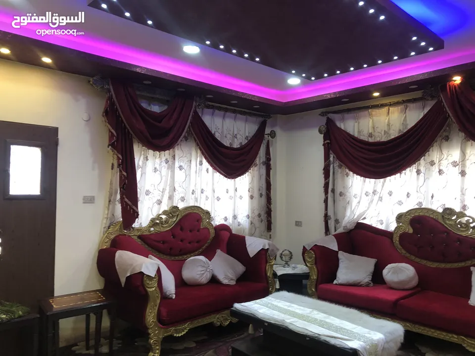 منزل مستقل (طابقين)  للبيع الزرقاء-جناعة ،مدخل منفصل لكل طابق