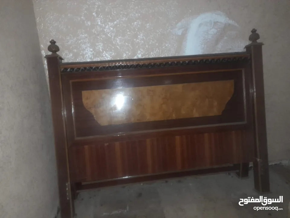 تخت للبيع بسعر حرق بدون مفارش