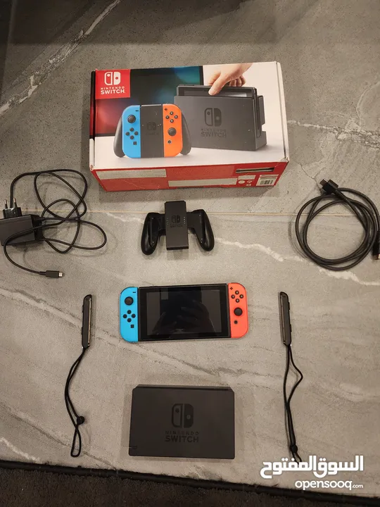 Nintendo switch in excellent condition from the states comes with everything you need