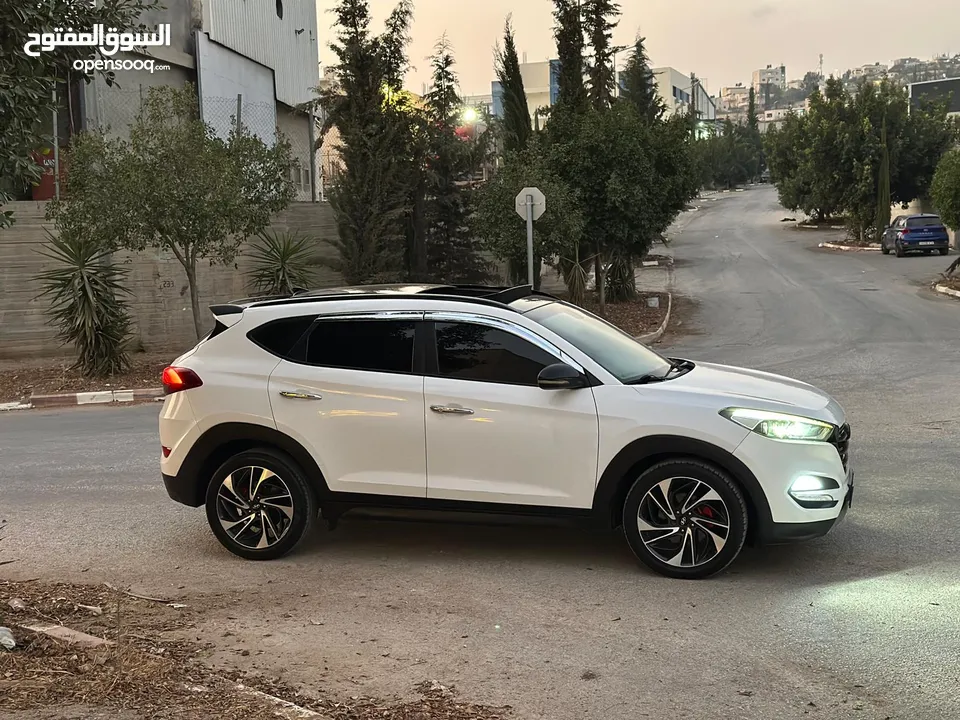 هيونداي توسان 2018  فل الفل مسكررر اضافات بحالة الوكاله