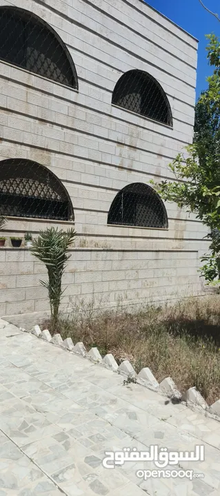 فيلا طابقين وروف