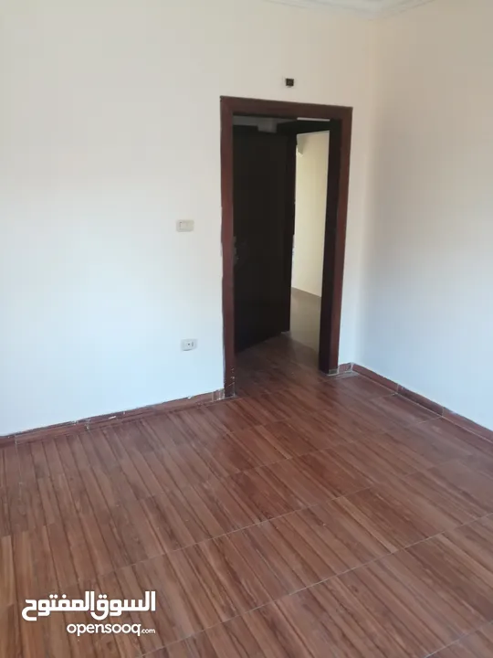 شقة سوبر ديلوكس للايجار جانب جامعة البترا