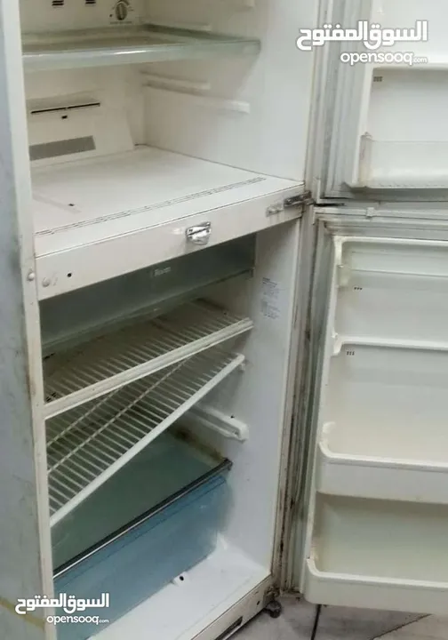 ثلاجة للبيع استعمال خفيف بحالة الممتاز