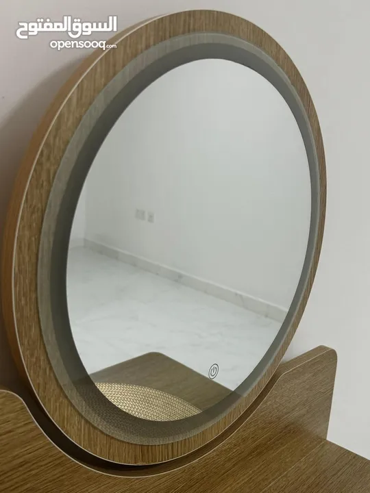 طاولة تسريحه / Dressing table