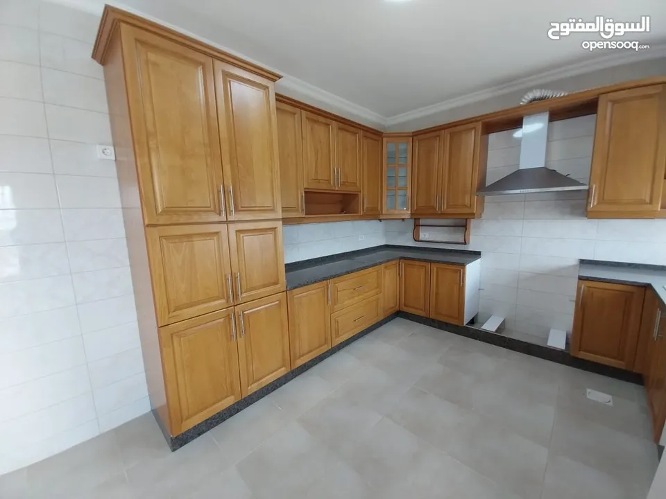 شقة غير مفروشة للإيجار ( Property 38962 ) سنوي فقط