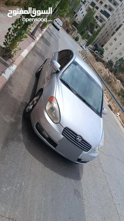 سيارة اقتصادية وبحالة ممتازة