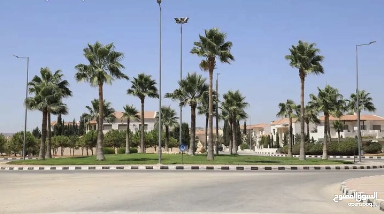 فيلا نموذج (4) خاص في كمباوند الاندلسية والفيلا مميزة جداً لانها (4) خاص للبيع بسعر مُغري جداً