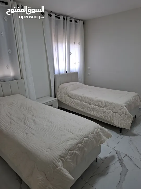 الشقة سوبر دولكس لم تسكن من قبل فرش جديد مع المالك مباشرة