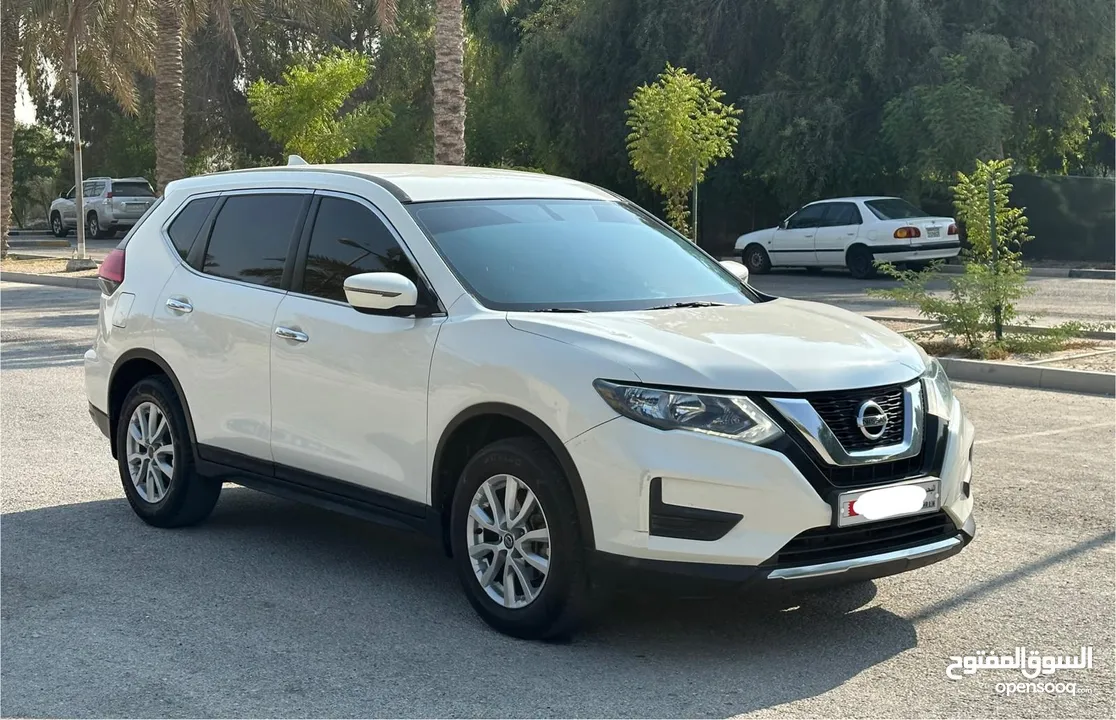 NISSAN XTRAIL 2.5 MODEL 2018 NEAT AND CLEAN CAR