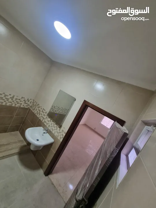 شقة جديدة للإيجار