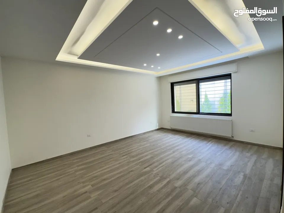 شقة طابق شبه ارضي مساحة 231م + حديقه 255م بتشطيبات مميزة - حي الصحابة - رجم عميش - رمضان للاسكان
