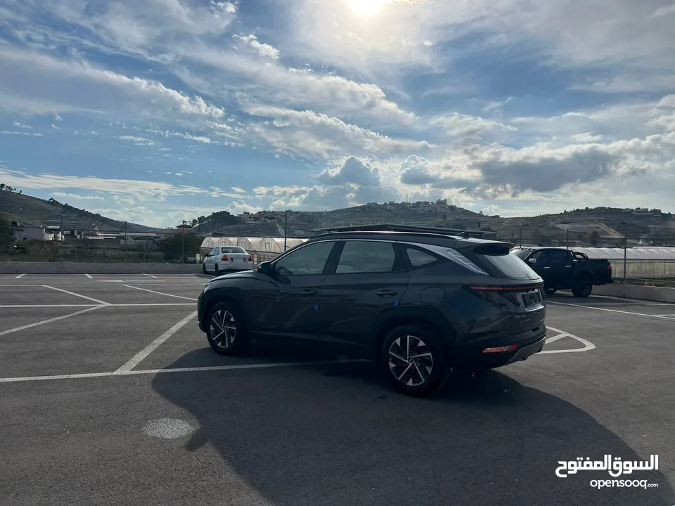 هونداي توسان/2022 فل الفل بدون فتحة سقف  2x4 ///240Hp بنزين + كهرباء  ( Haybrid) 1600cc