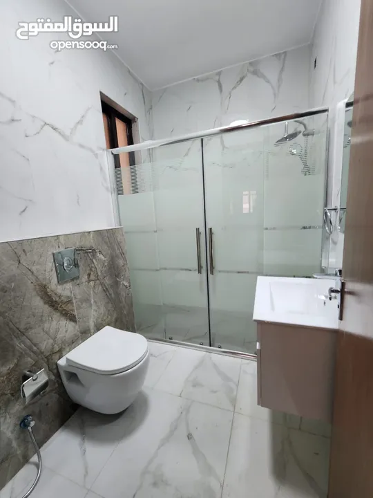 شقة فارغة للإيجار في عبدون - ref : 14626