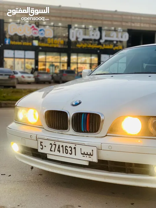 للبيع BMW525i