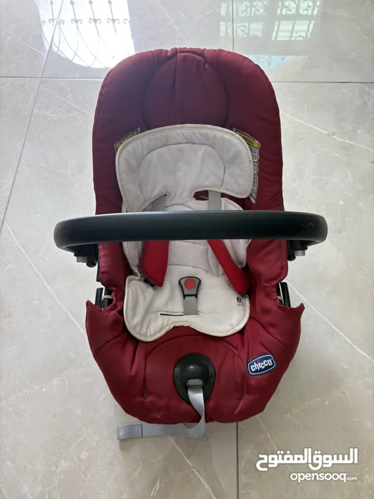 Chicco infant car seat and carry cot - مقعد سيارة وكوت أطفال تشيكو