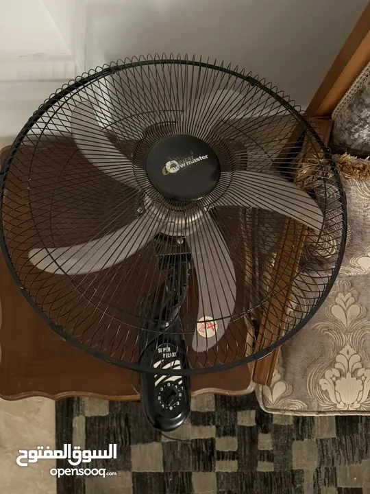 مروحتين حائط super deluxe + home electric عدد 2 بحالة ممتازة