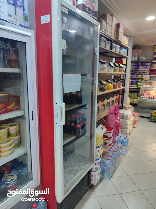 للبيع ثلاجة مشروبات