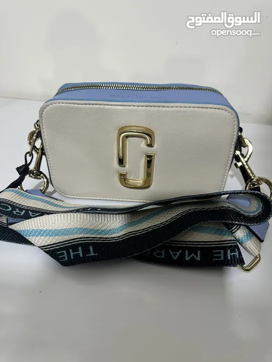 شنتة مارك جاكوب ماستر كوبي مختمة كامل لون بيج مع أزرق فاتح وأسود Marc jacobs bags high master copy