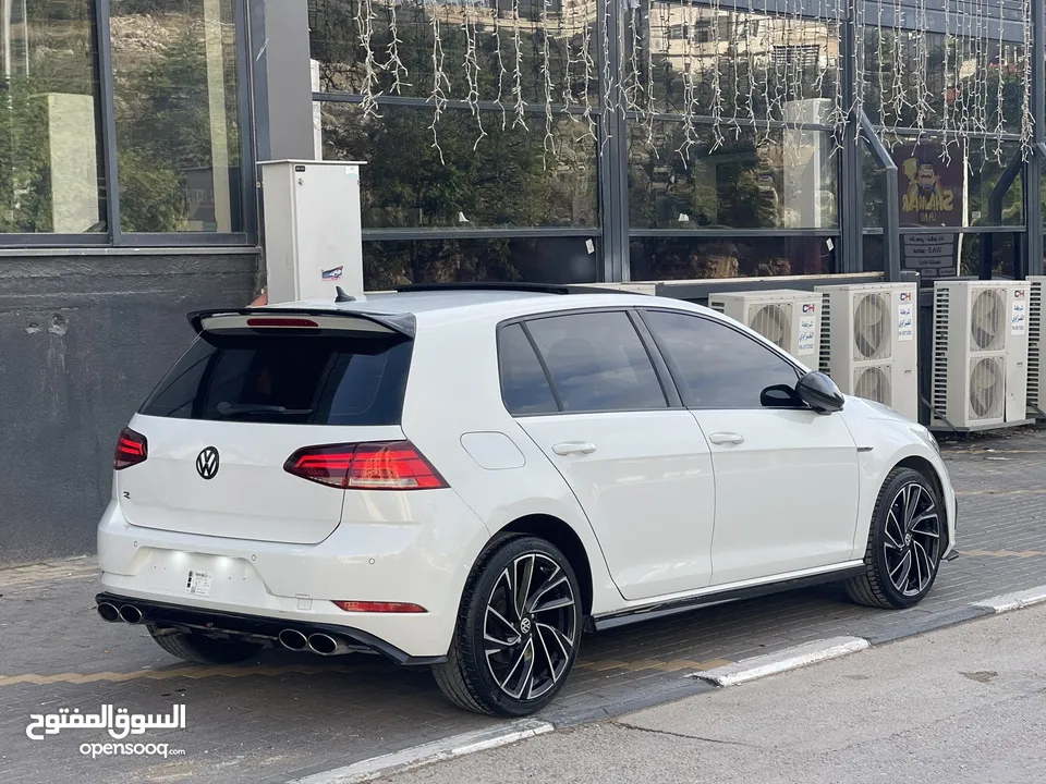 فولكس فاجن جلف MK7.5 2018 فل الفل بحالة الشركة