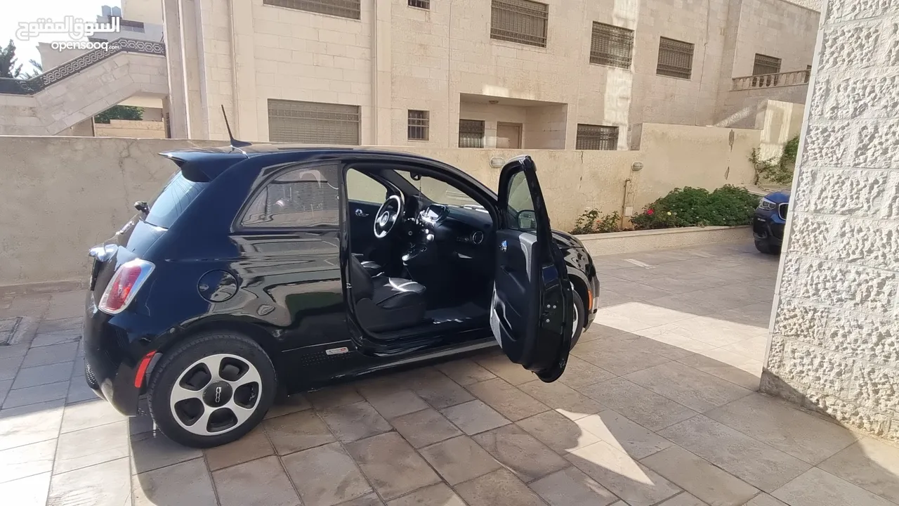 سيارة Fiat e500 موديل 2017